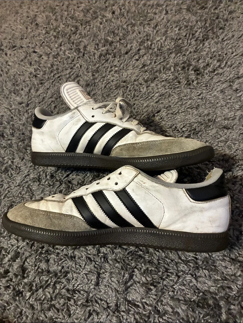 White adidas samba